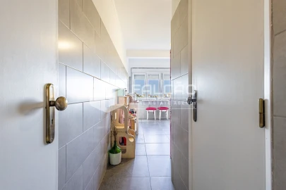 Apartamento T3 para Venda em Marvila, Ribeira Santarém, São Salvador, São Nicolau
