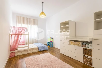 Apartamento T3 para Venda em Marvila, Ribeira Santarém, São Salvador, São Nicolau