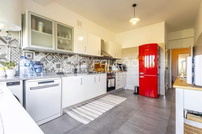 Apartamento T3 para Venda em Marvila, Ribeira Santarém, São Salvador, São Nicolau