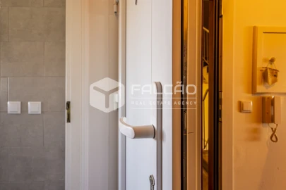 Apartamento T3 para Venda em Marvila, Ribeira Santarém, São Salvador, São Nicolau