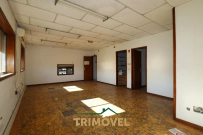 Armazém para Venda em São Roque