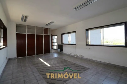 Armazém para Venda em São Roque
