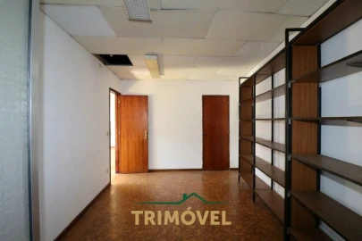 Armazém para Venda em São Roque