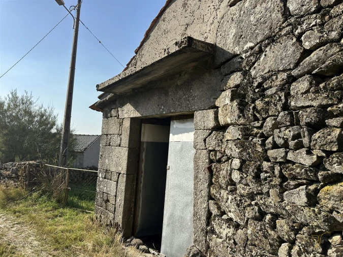 Moradia T3 para Venda em Castro Laboreiro e Lamas de Mouro Foto 4