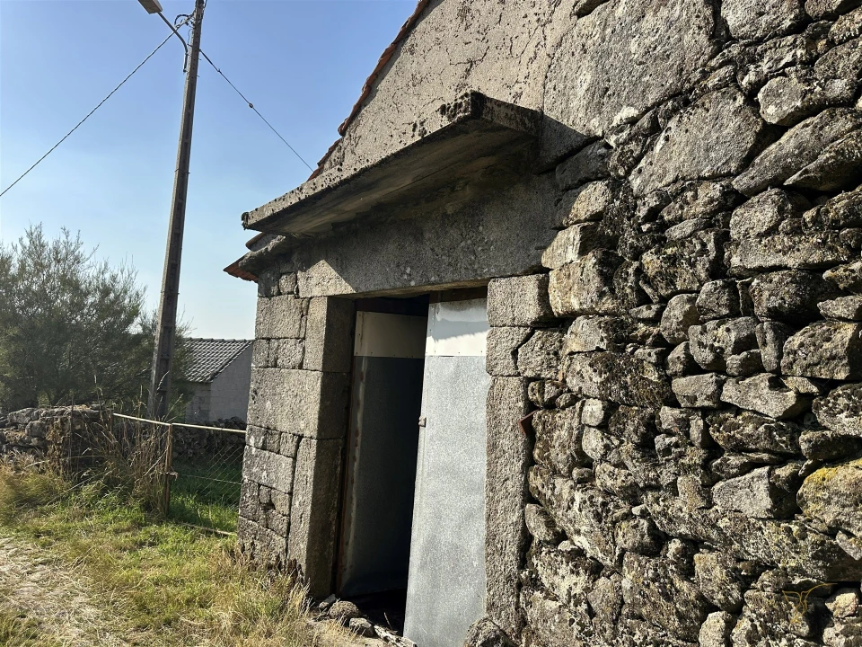 Moradia T3 para Venda em Castro Laboreiro e Lamas de Mouro Foto 4