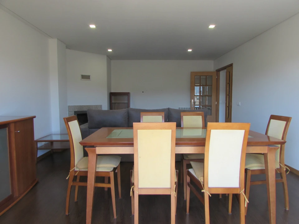 Apartamento T2 para Arrendamento em São Vicente (Braga) Foto 1