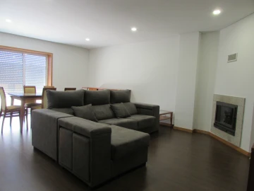 Apartamento T2 para Arrendamento em São Vicente (Braga)