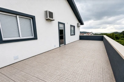 Moradia T3 para Venda em Sobrosa