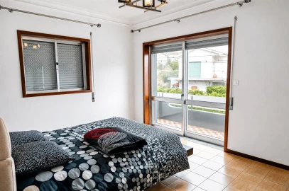 Moradia T3 para Venda em Sobrosa