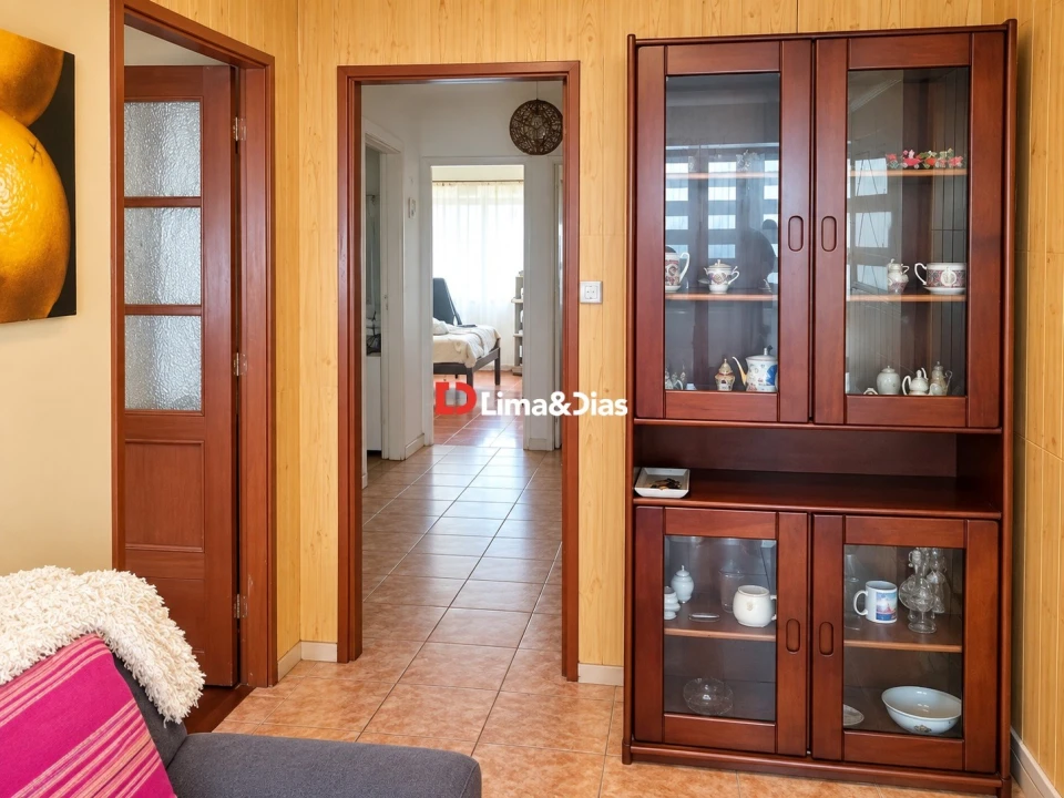 Apartamento T1 para Venda em Oliveira do Douro Foto 7