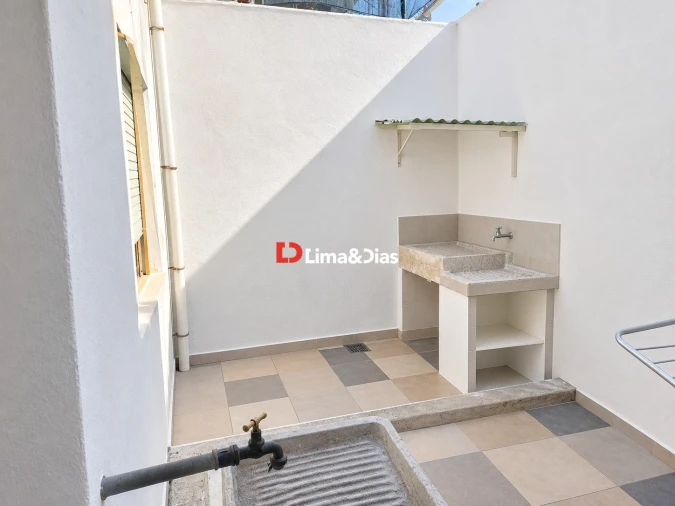 Apartamento T1 para Venda em Oliveira do Douro Foto 9