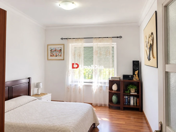 Apartamento T1 para Venda em Oliveira do Douro Foto 3