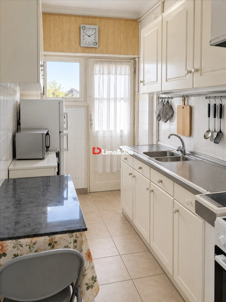 Apartamento T1 para Venda em Oliveira do Douro Foto 4