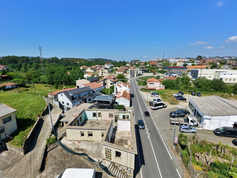 Moradia T4 para Venda em Lordelo Foto 4