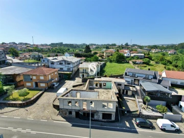 Moradia T4 para Venda em Lordelo