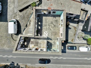 Moradia T4 para Venda em Lordelo