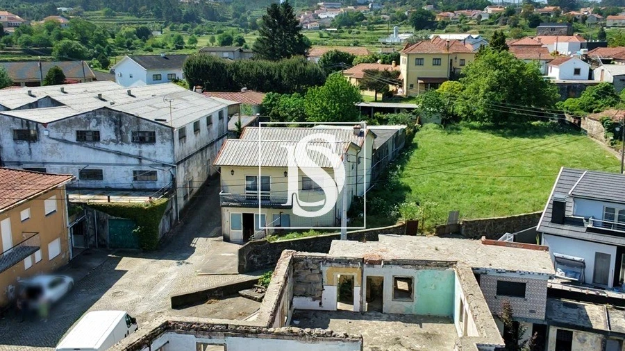 Moradia T4 para Venda em Lordelo