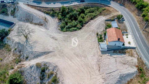 Terreno para Venda em Campelo e Ovil