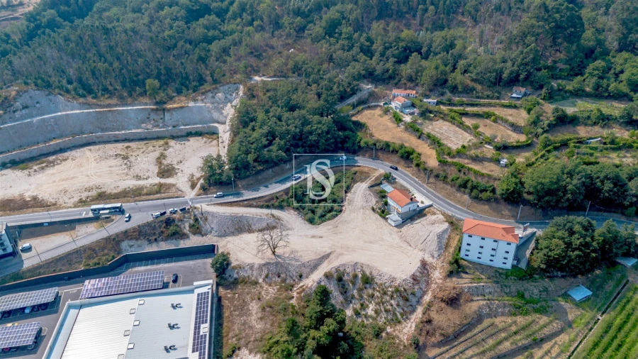 Terreno para Venda em Campelo e Ovil Foto 3