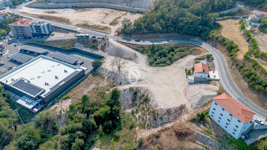 Terreno para Venda em Campelo e Ovil Foto 4