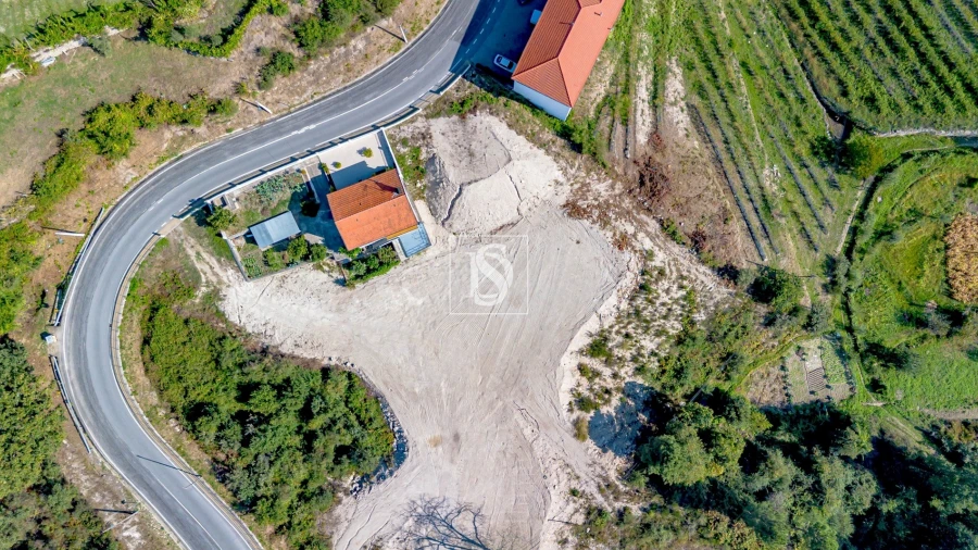 Terreno para Venda em Campelo e Ovil