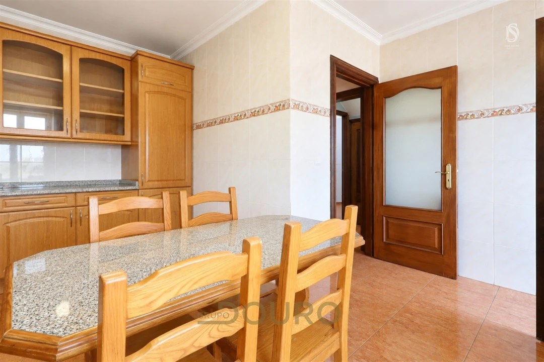 Apartamento T4 para Venda em Coronado (São Romão e São Mamede) Foto 8