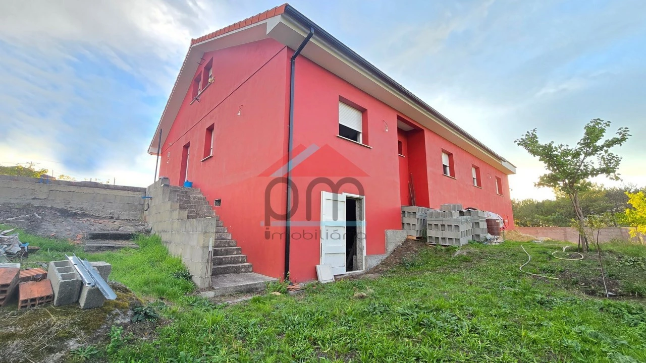 Moradia T4 para Venda em Merufe Foto 7
