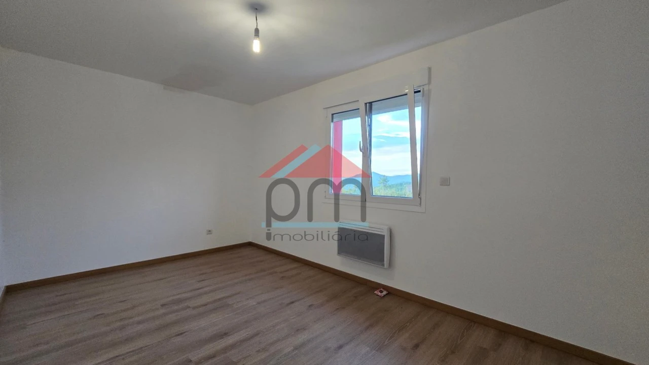 Moradia T4 para Venda em Merufe Foto 18