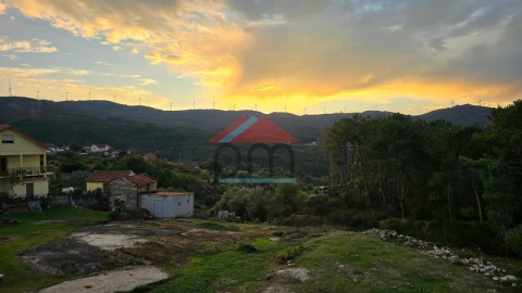 Moradia T4 para Venda em Merufe