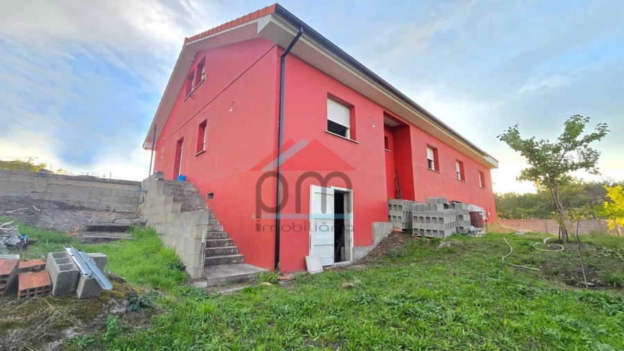 Moradia T4 para Venda em Merufe Foto 7