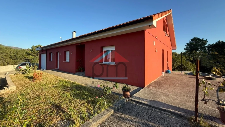 Moradia T4 para Venda em Merufe Foto 2