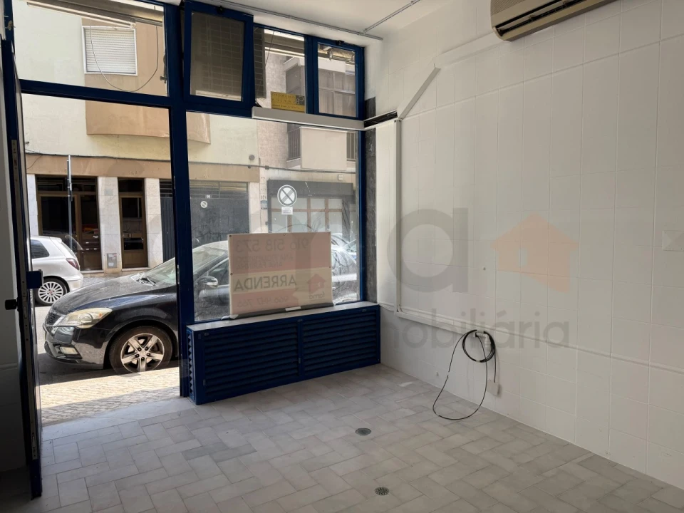 Loja para Arrendamento em Benfica Foto 7