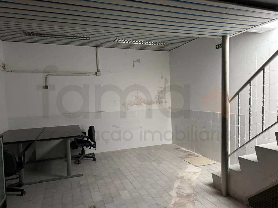 Loja para Arrendamento em Benfica Foto 8
