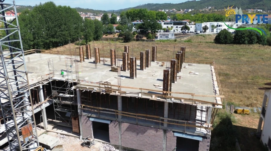 Apartamento T4 para Venda em Sertã Foto 6