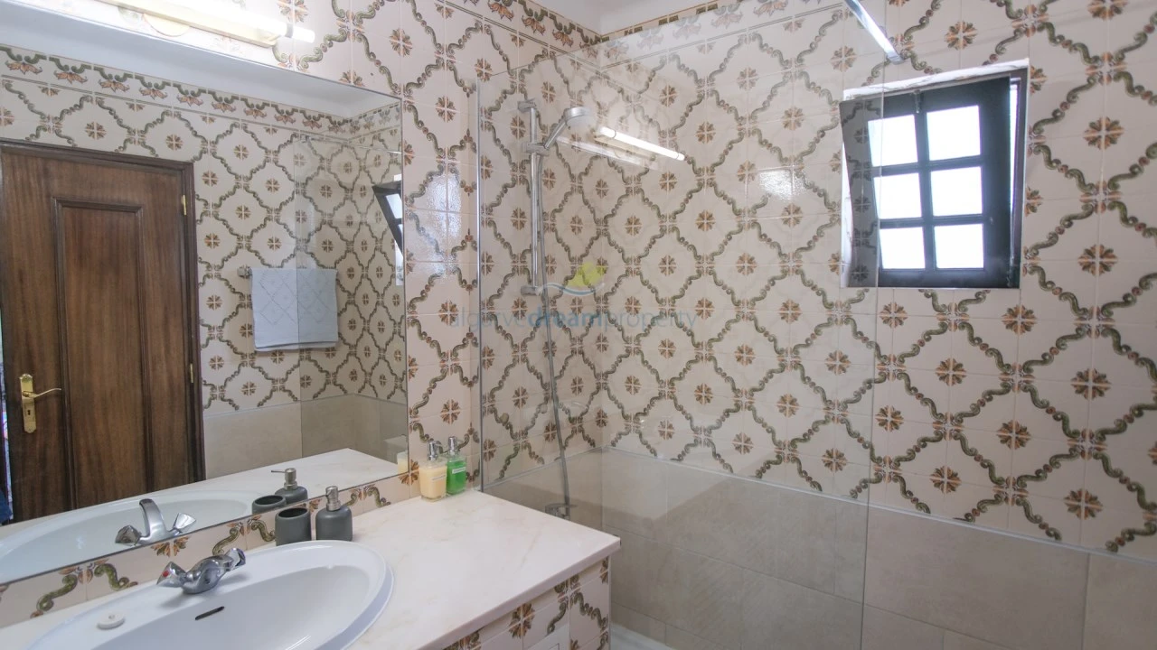 Apartamento T2 para Venda em Albufeira e Olhos de Água Foto 27