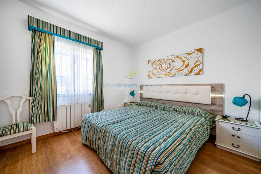 Apartamento T1 para Venda em Quarteira Foto 11