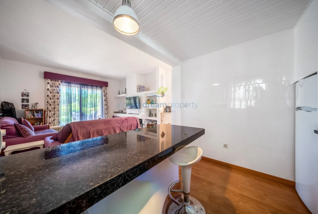 Apartamento T1 para Venda em Quarteira Foto 7