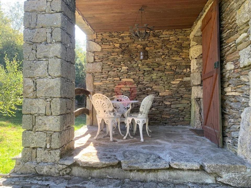 Moradia T3 para Venda em Riba de Mouro Foto 4