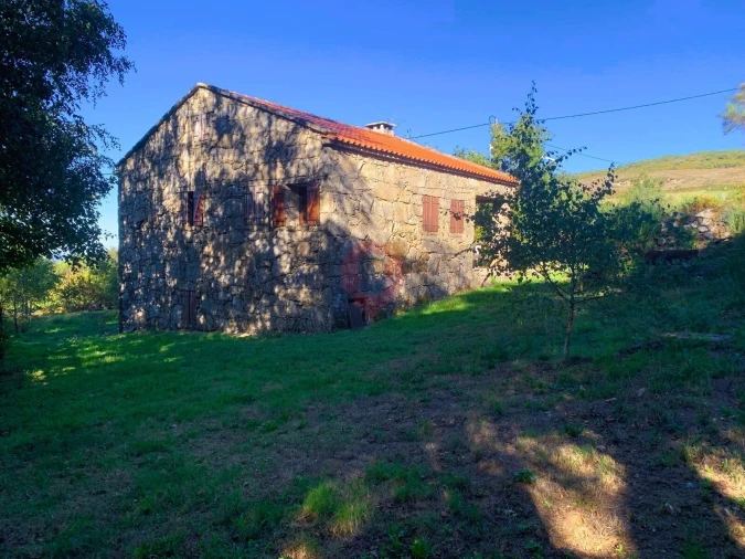 Moradia T3 para Venda em Riba de Mouro Foto 16