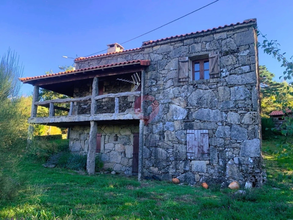 Moradia T3 para Venda em Riba de Mouro Foto 2