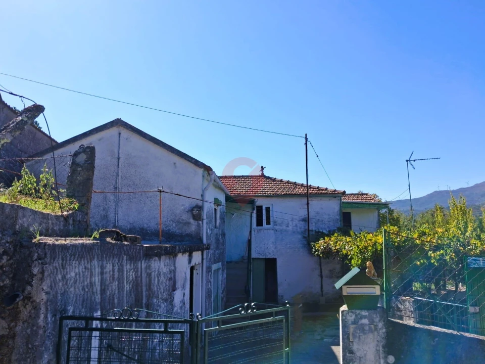 Moradia T4 para Venda em Ceivães e Badim Foto 2