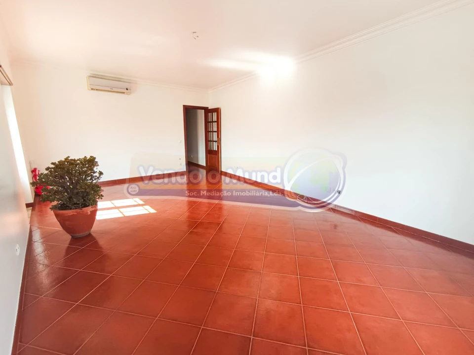 Apartamento T2 para Venda em Benavente Foto 4