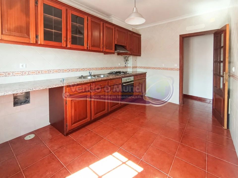 Apartamento T2 para Venda em Benavente Foto 2
