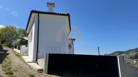 Moradia T2 para Venda em Pedreira, Rande e Sernande