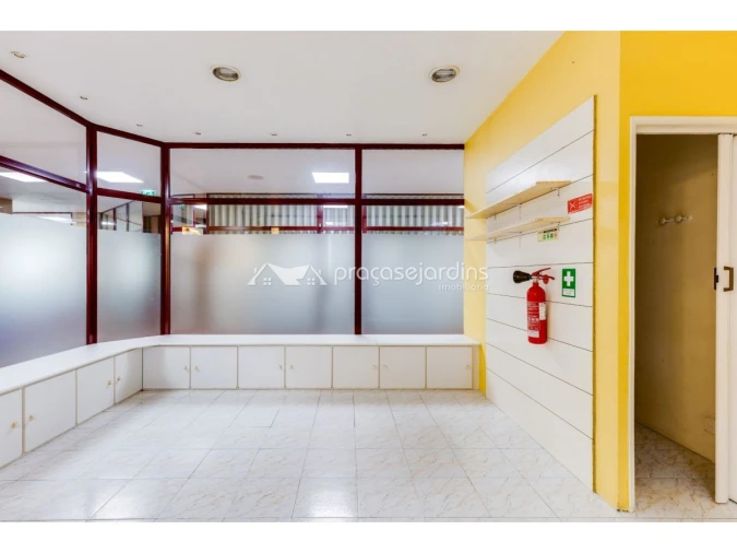 Loja para Arrendamento em Leiria, Pousos, Barreira e Cortes Foto 8