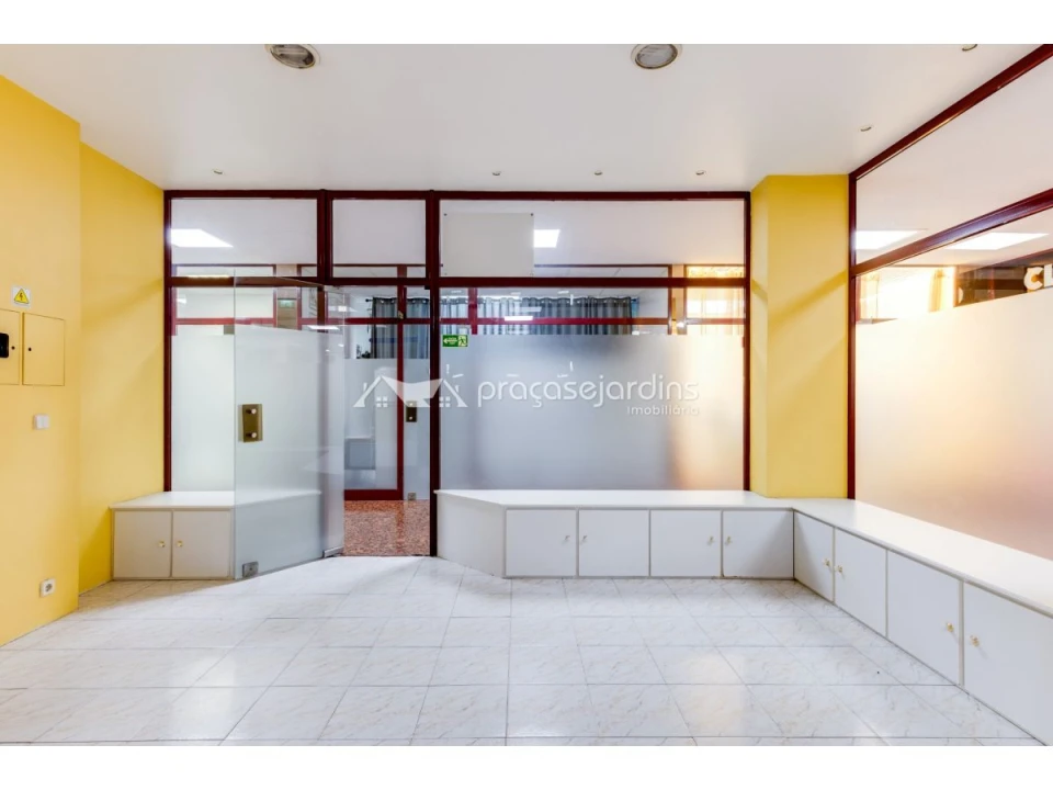 Loja para Arrendamento em Leiria, Pousos, Barreira e Cortes Foto 12
