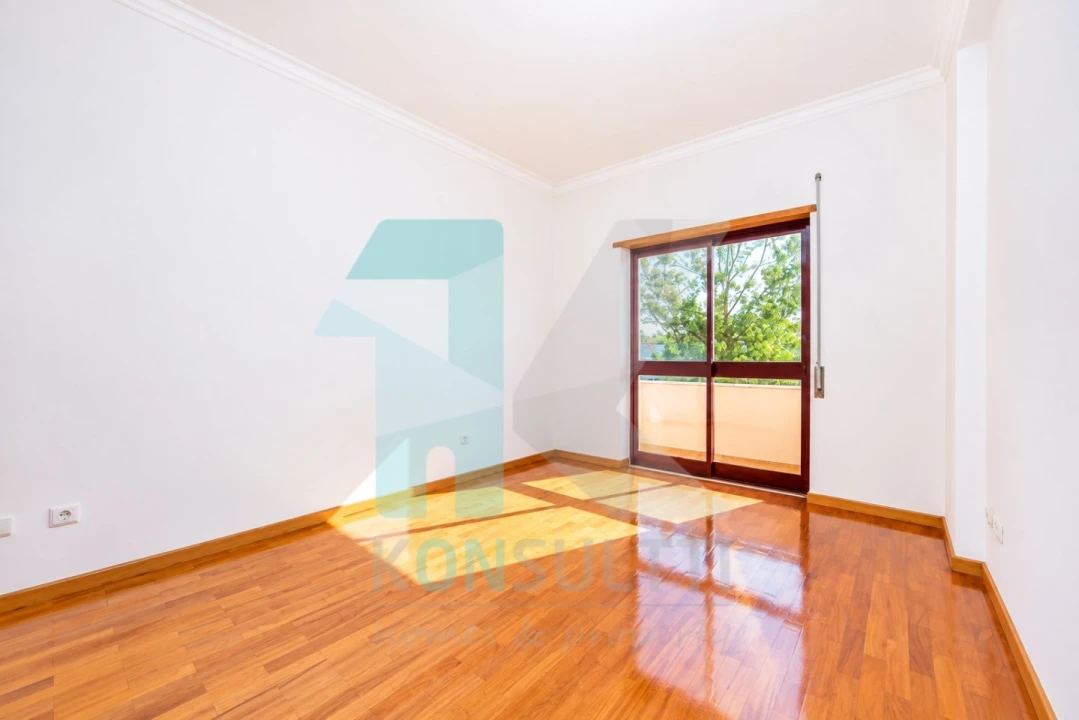 Apartamento T3 para Arrendamento em Azeitão (São Lourenço e São Simão) Foto 4