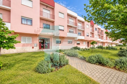 Apartamento T3 para Arrendamento em Azeitão (São Lourenço e São Simão)