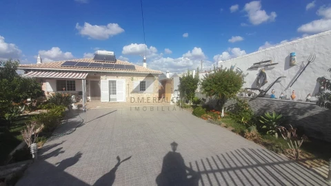 Moradia T4 para Venda em Alcoutim e Pereiro