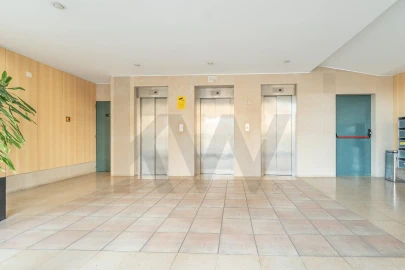 Apartamento T2 para Venda em Mafamude e Vilar do Paraíso